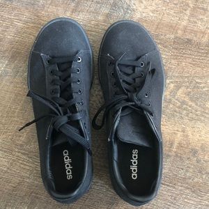 Men’s Black Adidas Size 9 Tennis Shoes